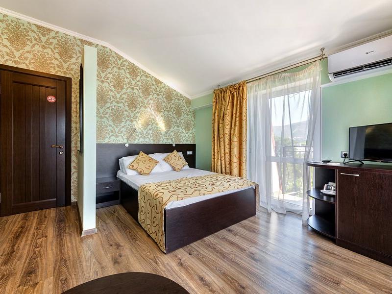 Людмила (ул. Пограничная)