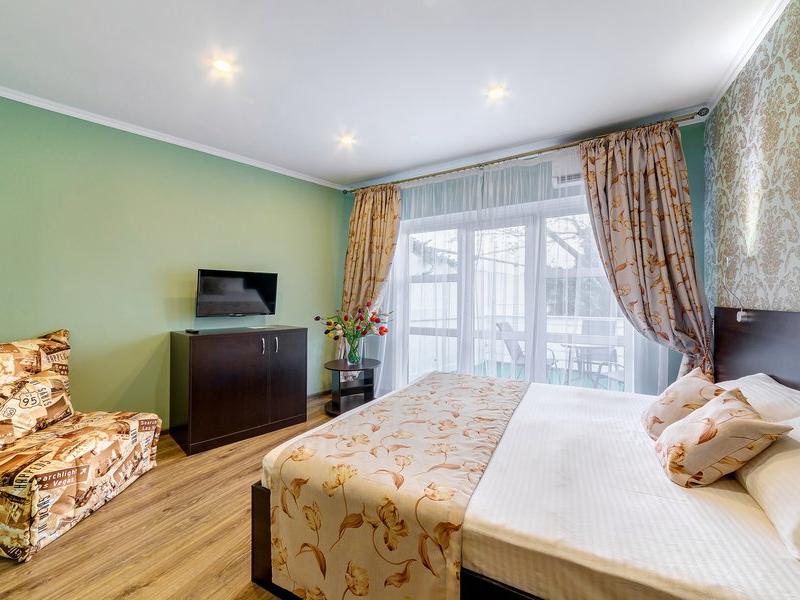 Людмила (ул. Пограничная)