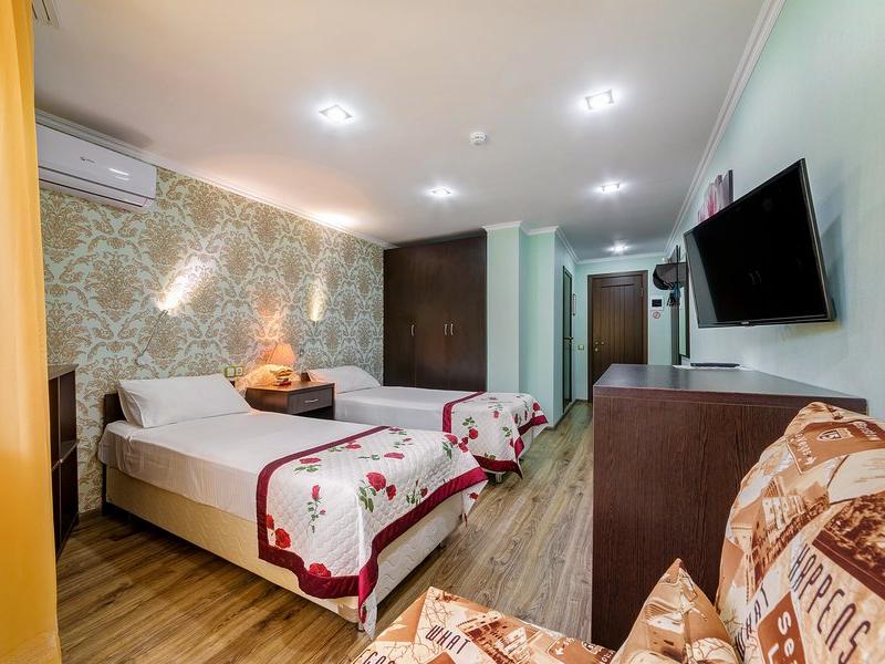 Людмила (ул. Пограничная)