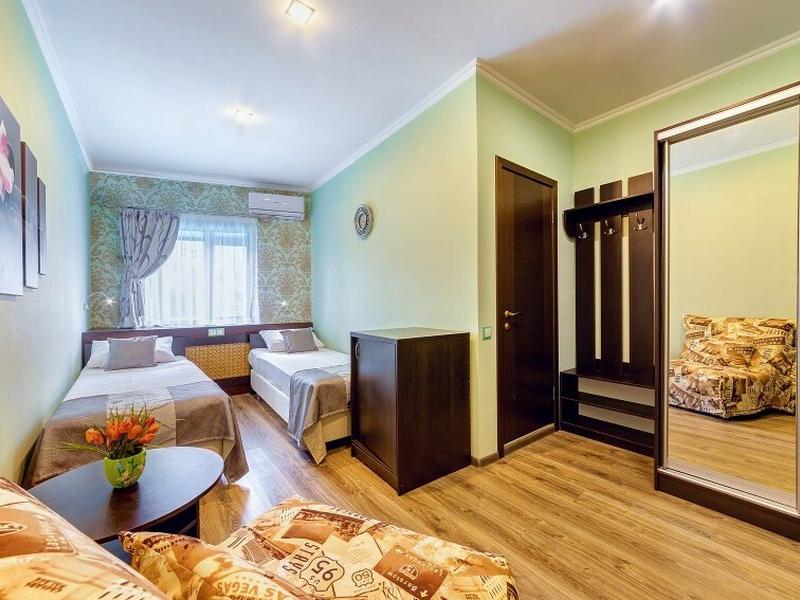 Людмила (ул. Пограничная)