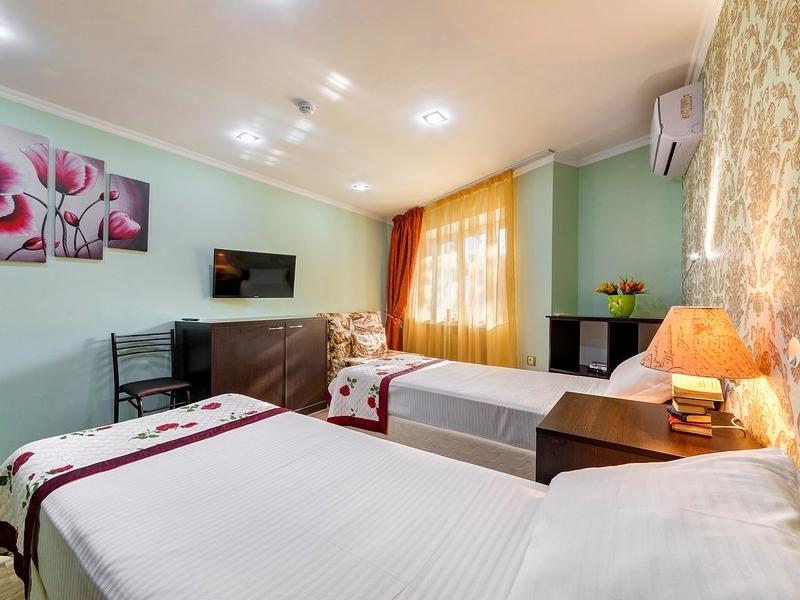 Людмила (ул. Пограничная)