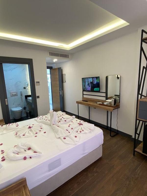 Miyas Luxury Hotel