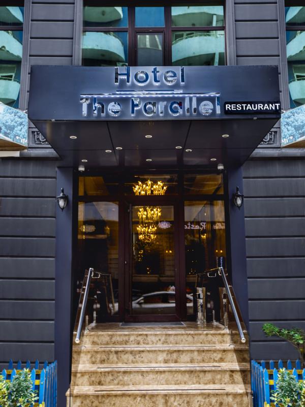 Parallel Hotel