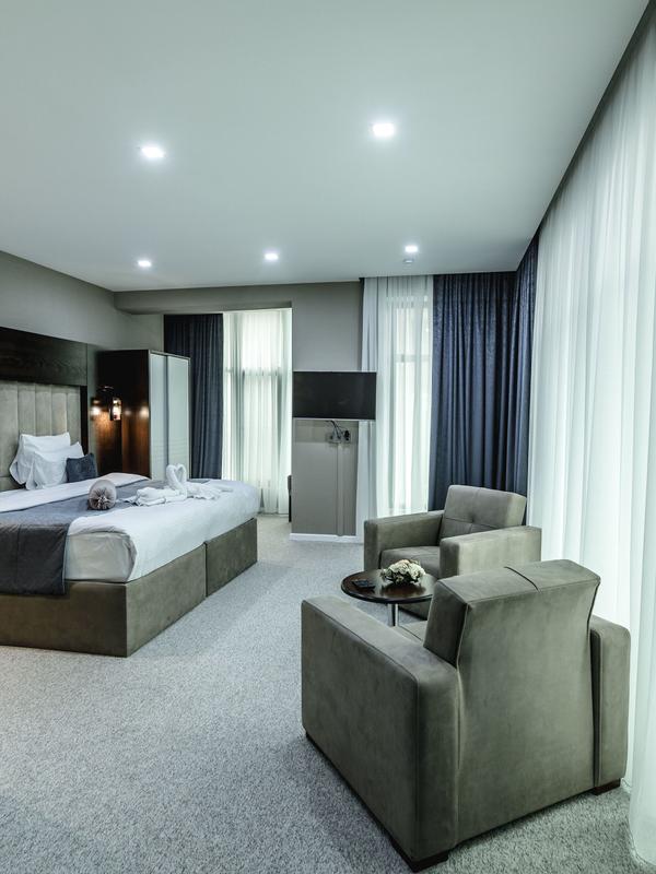 Parallel Hotel