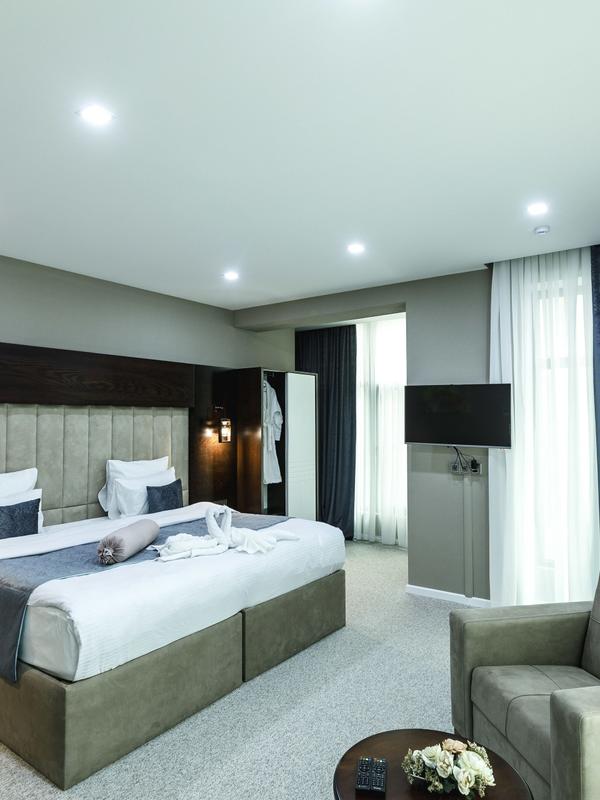 Parallel Hotel