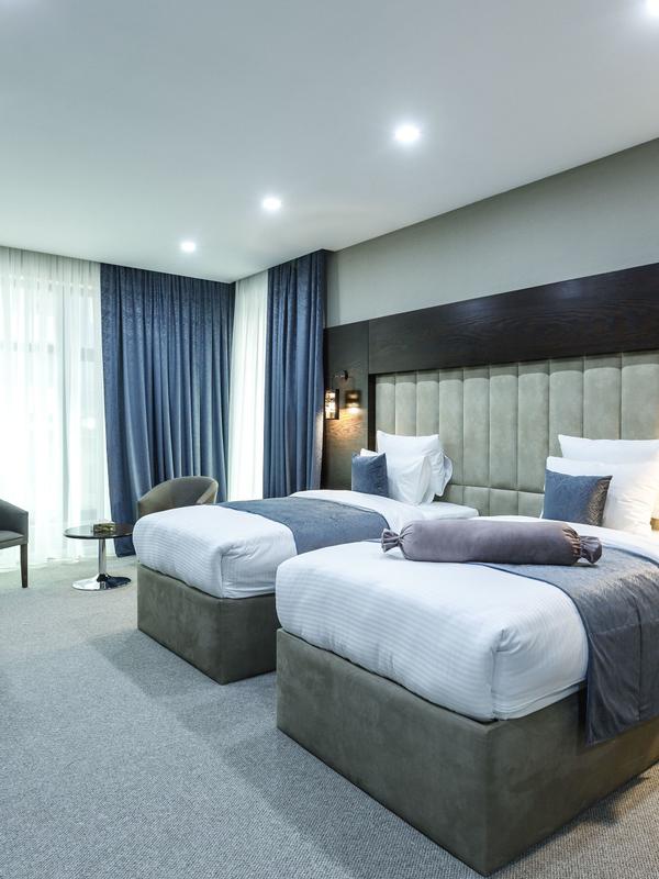 Parallel Hotel