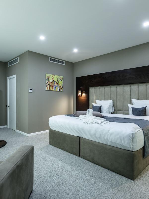 Parallel Hotel