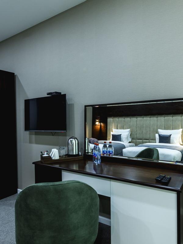 Parallel Hotel