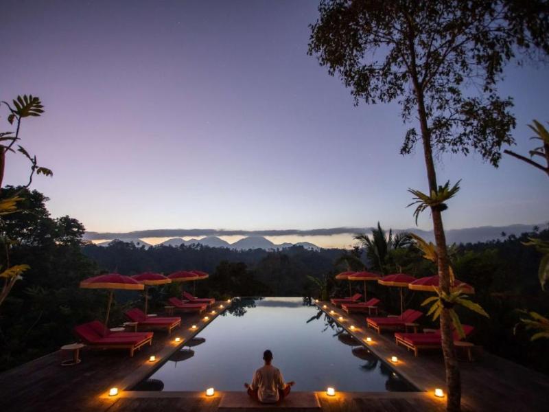 Buahan, A Banyan Tree Escape