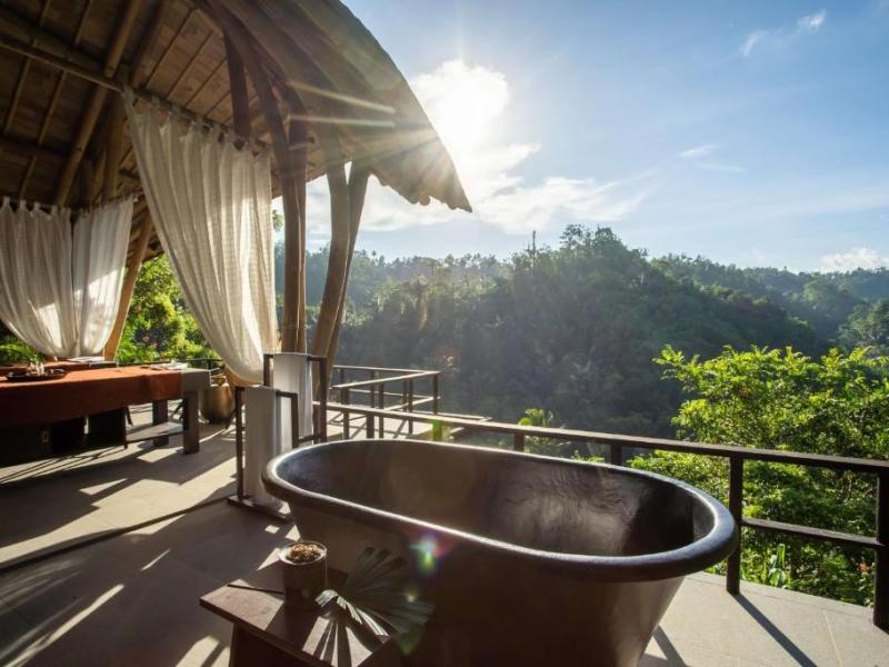 Buahan, A Banyan Tree Escape