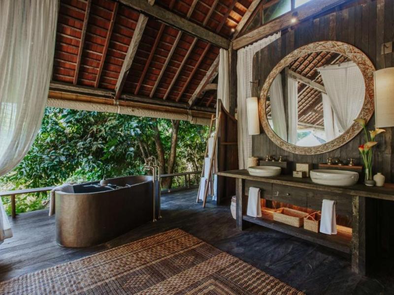 Buahan, A Banyan Tree Escape