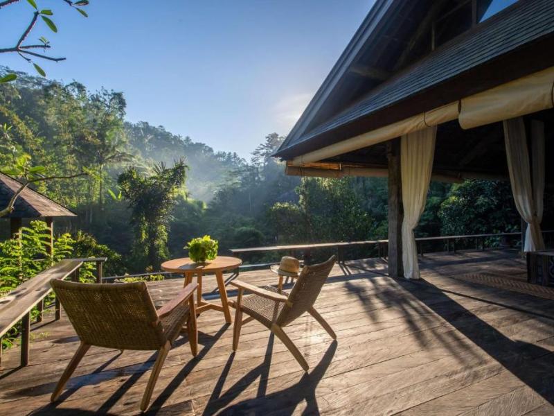 Buahan, A Banyan Tree Escape