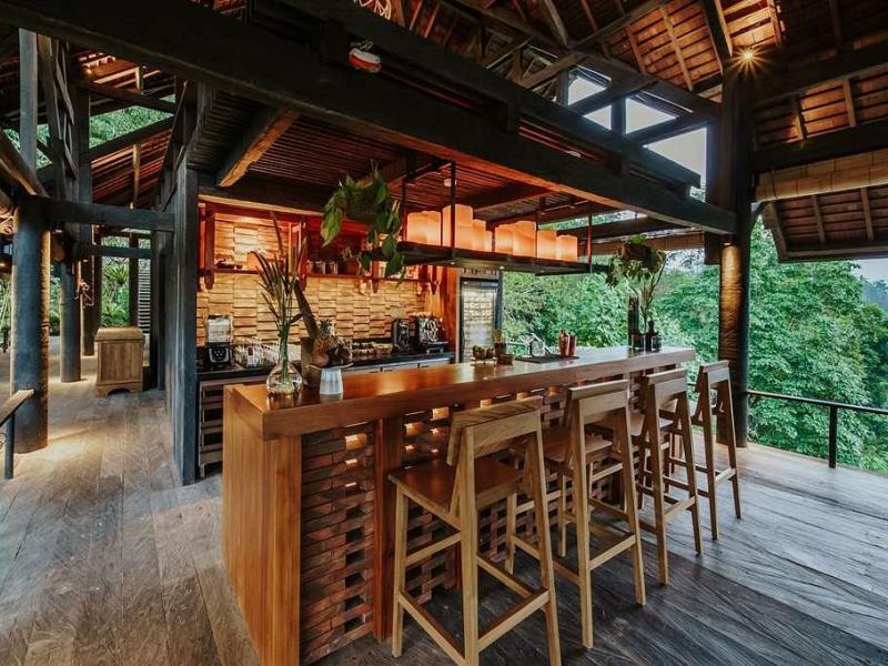 Buahan, A Banyan Tree Escape