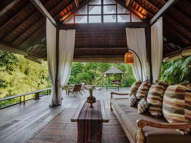 Buahan, A Banyan Tree Escape