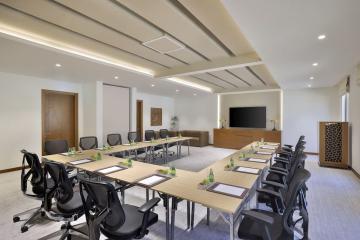 Отель Dusit D2 Naseem Resort, Jabal Akhdar Оман, Низва, фото 14