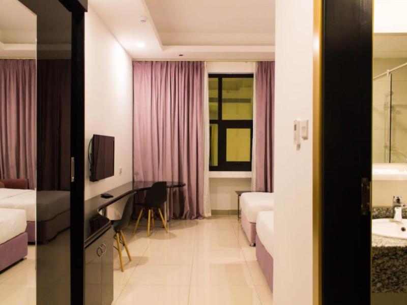 Parkside Plaza Hotel