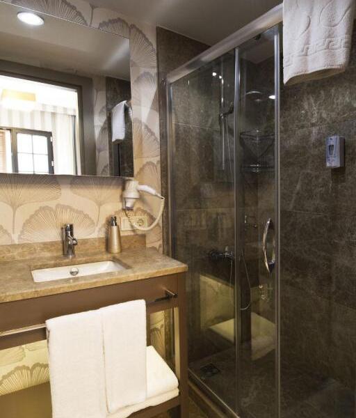Alba Hotel