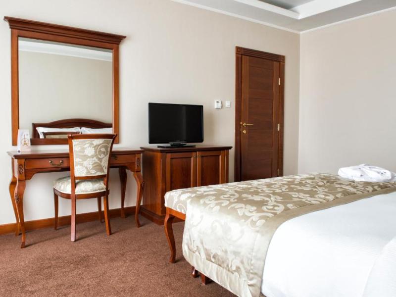 Caspian Riviera Grand Palace Hotel