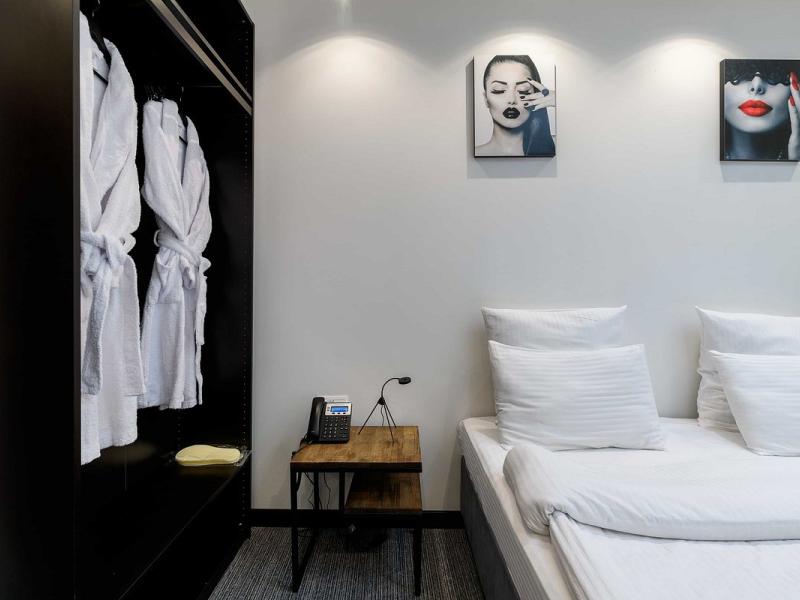 Neozoom Hotel