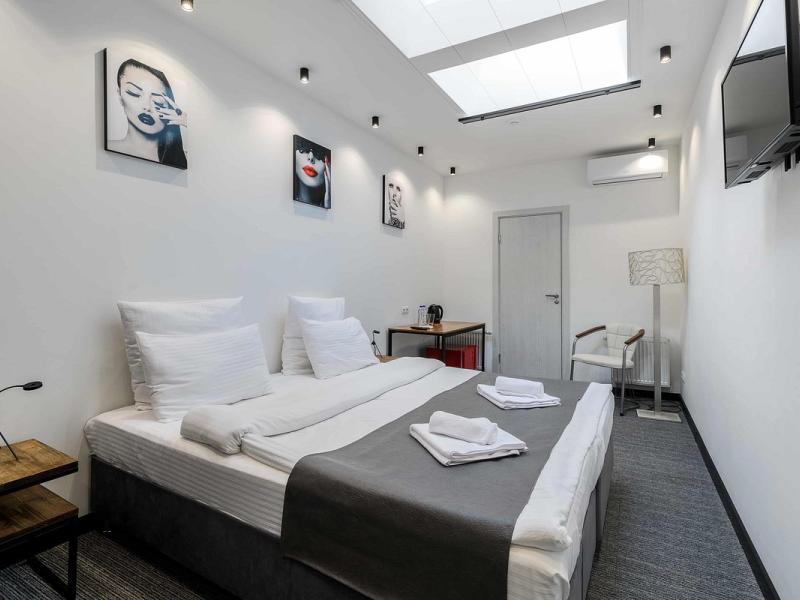 Neozoom Hotel