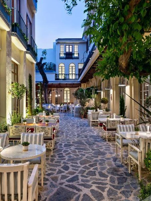 Ecole St. Pierre Hotel