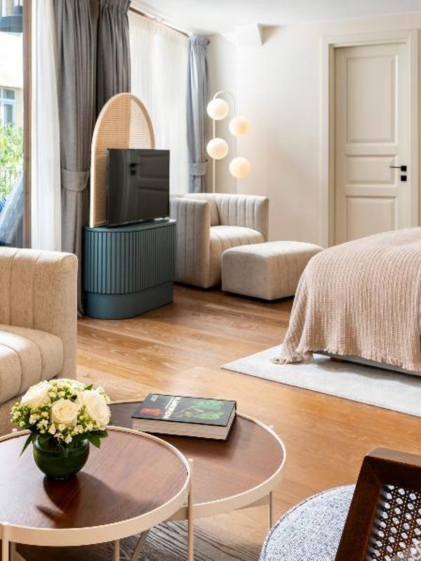 Ecole St. Pierre Hotel