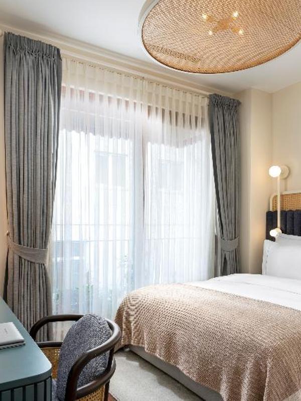 Ecole St. Pierre Hotel