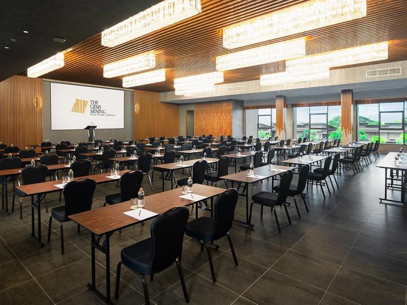 The Gems Mining Pool Villas Pattaya