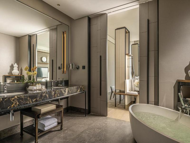 Four Seasons Hotel Bangkok at Chao Phraya River
