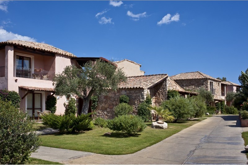 Eos Village