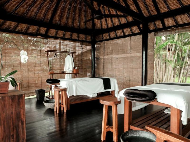 Alila Manggis