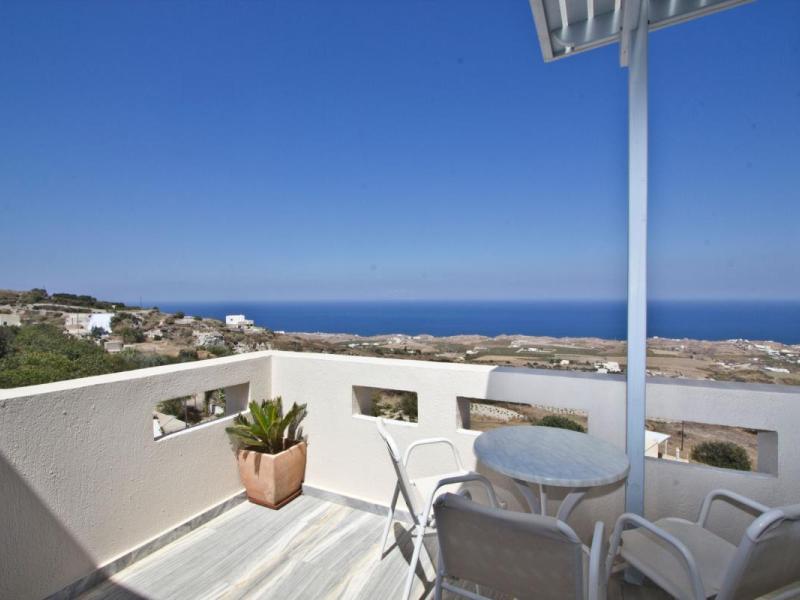 Erato Apartments & Studios