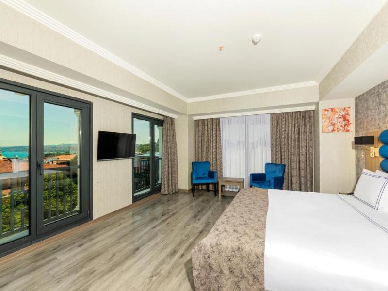 Demiray Hotel
