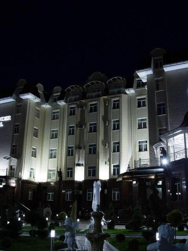 Alexander Hotel