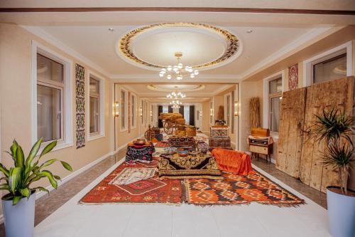 Silk Road Empire Hotel