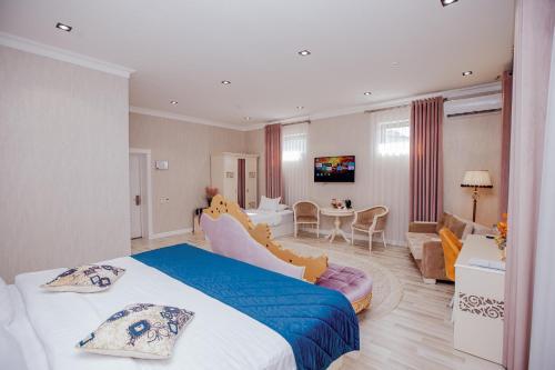 Silk Road Empire Hotel
