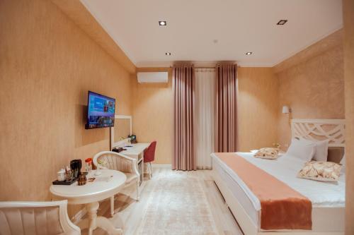 Silk Road Empire Hotel