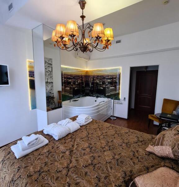 Golden Hotel