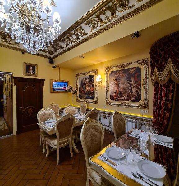 Golden Hotel