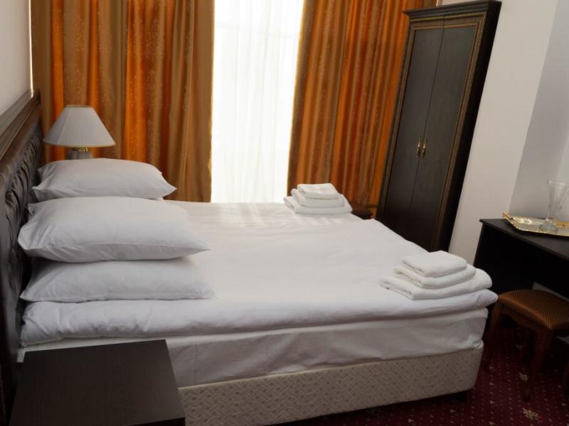 Golden Hotel