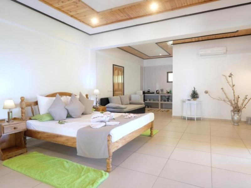 Hyde-Tide Apartments