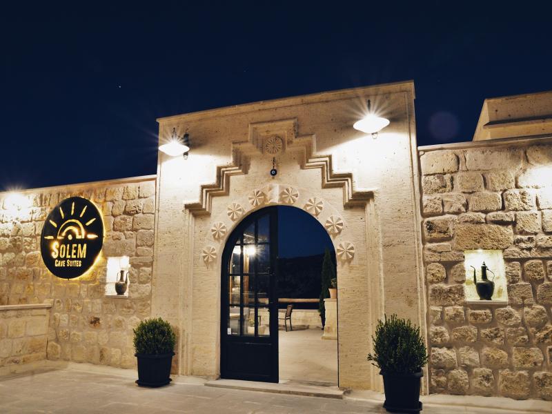 Solem Cave Suites