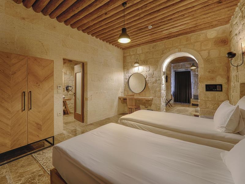Solem Cave Suites