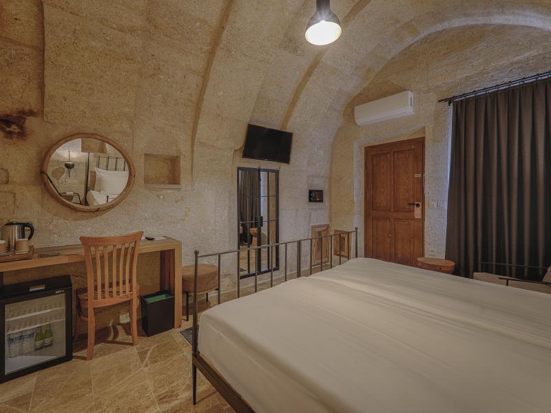Solem Cave Suites