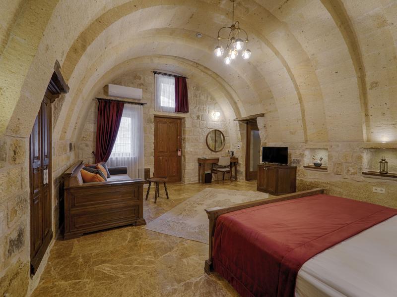Solem Cave Suites