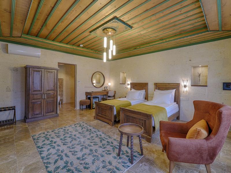 Solem Cave Suites