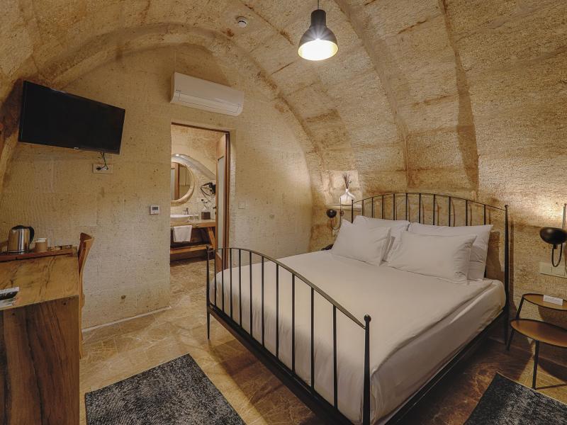Solem Cave Suites