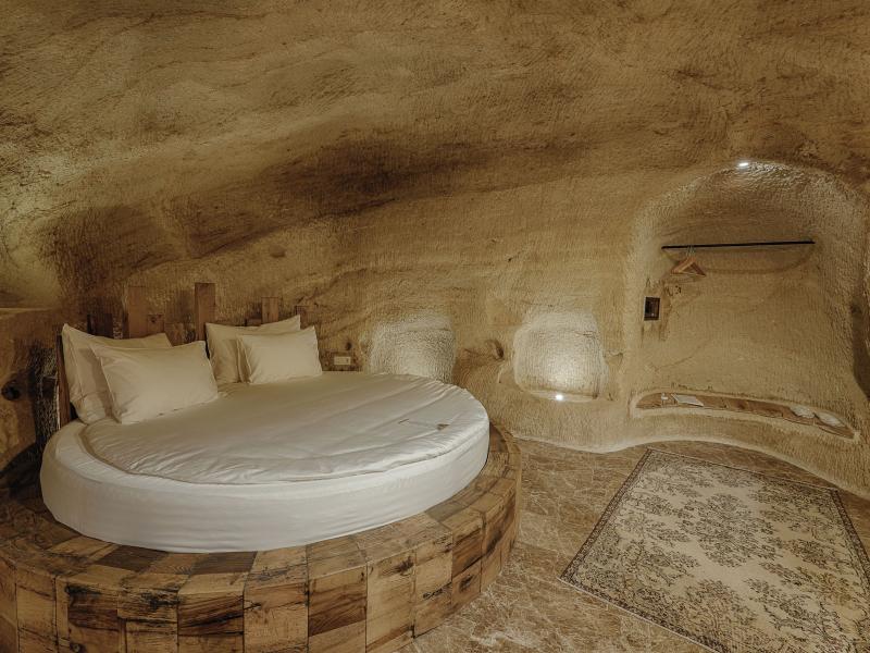 Solem Cave Suites