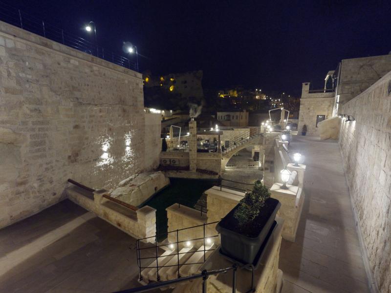 Solem Cave Suites