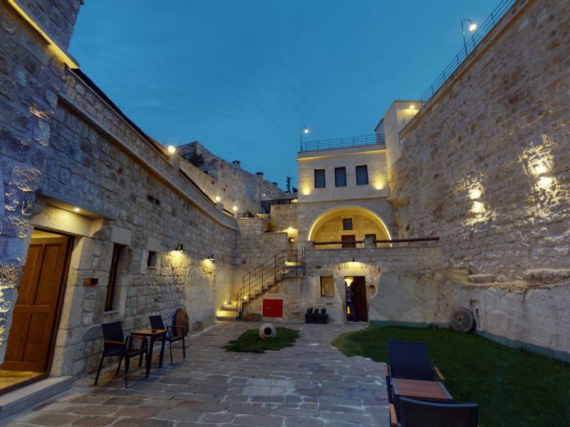 Solem Cave Suites